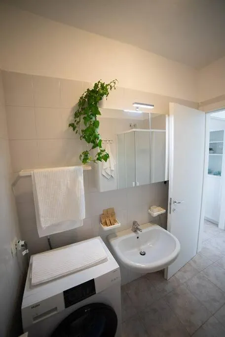 Apartment Alloro Appartamento 3 Sirmione Italy